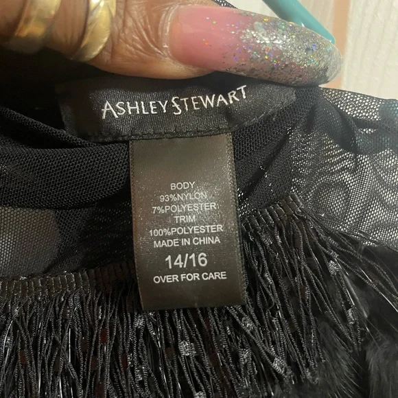 Feather Top - Picture 2 of 3